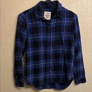 💕So Perfect Shirt Relaxed Girl Navy Black Plaid Button Down Flannel Shirt Small